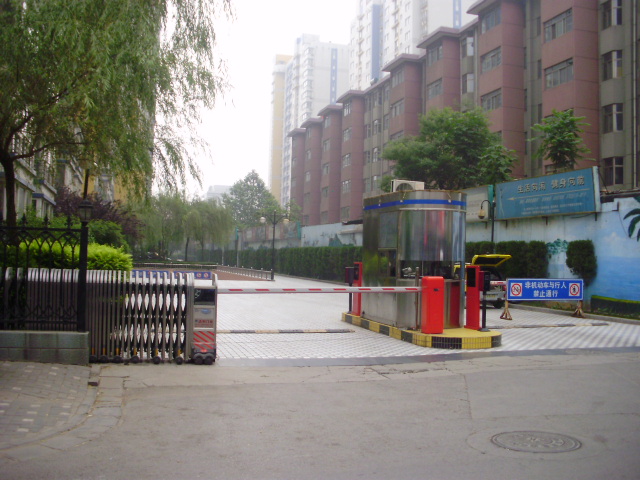 自动出入�pȝ��